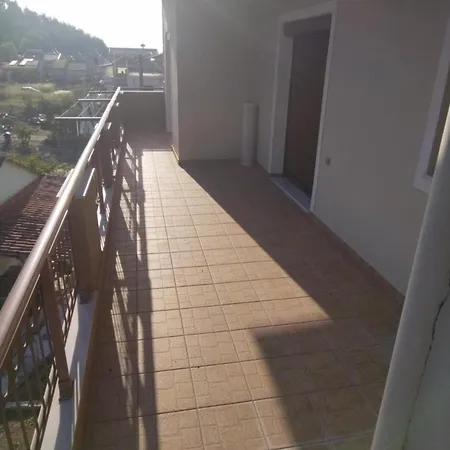 Lägenhet Rias House Néa Péramos