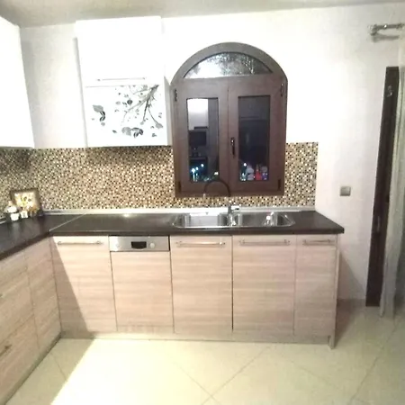 Lägenhet Rias House Néa Péramos