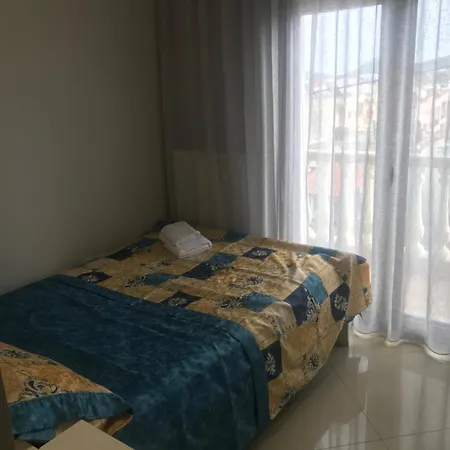Rias House Néa Péramos
